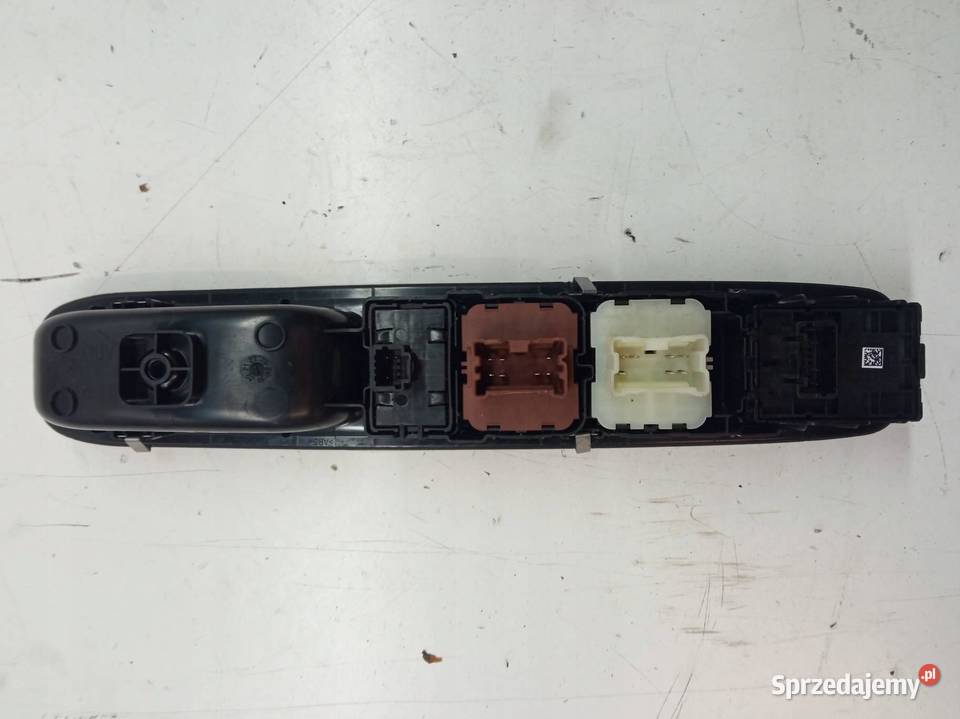 PRZEŁĄCZNIK SZYB LEWY PRZÓD 809611146R Dacia Panele sterowania, przełączniki sprzedam