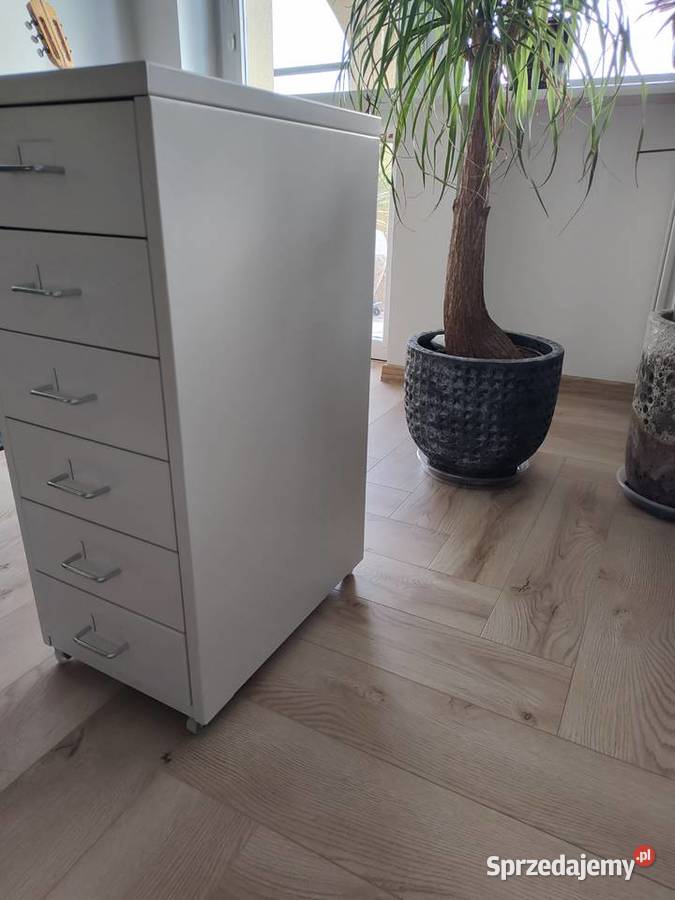 Komoda na kółkach Kryniczno