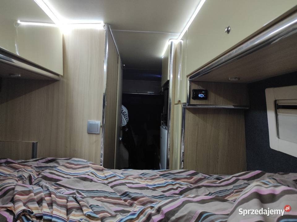 VW Crafter Kamper 2018 12V230 Fotowoltaika WC Rok produkcji 2018 Nowy Sącz