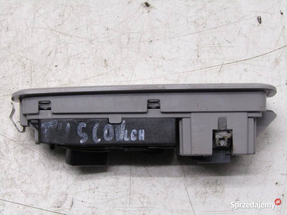 LAMPKA OŚWIETLENIE WNĘTRZA KABINY HYUNDAI TUCSON osobowe Części samochodowe sprzedam