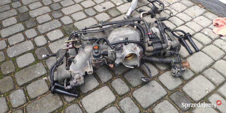 Kolektor ssący przepustnica Subaru Legacy 25 Syrynia