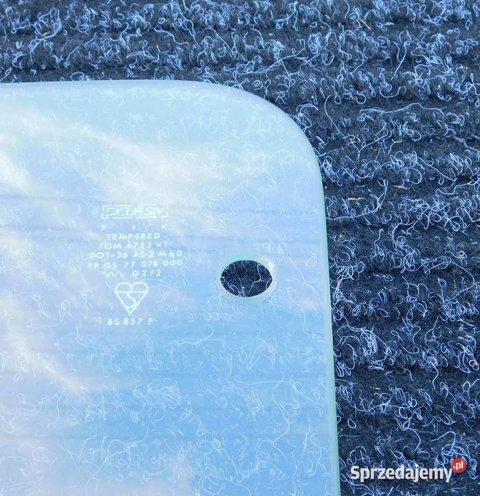 Tylna szyba uchylana prawa SICURSIV Fiat 126p Tarnów sprzedam