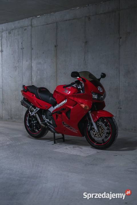 Honda VFR 800 FI Interceptor wystrojona na Power Rzeszów