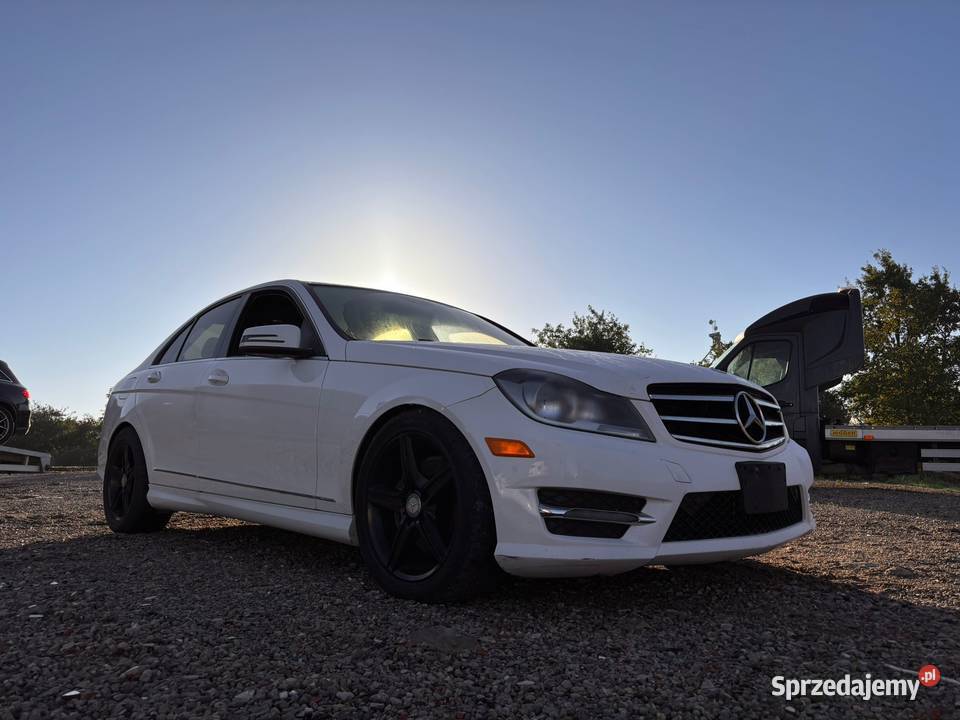 MercedesBenz C Klasa w204 v6 4matic nieuszkodzony Mała