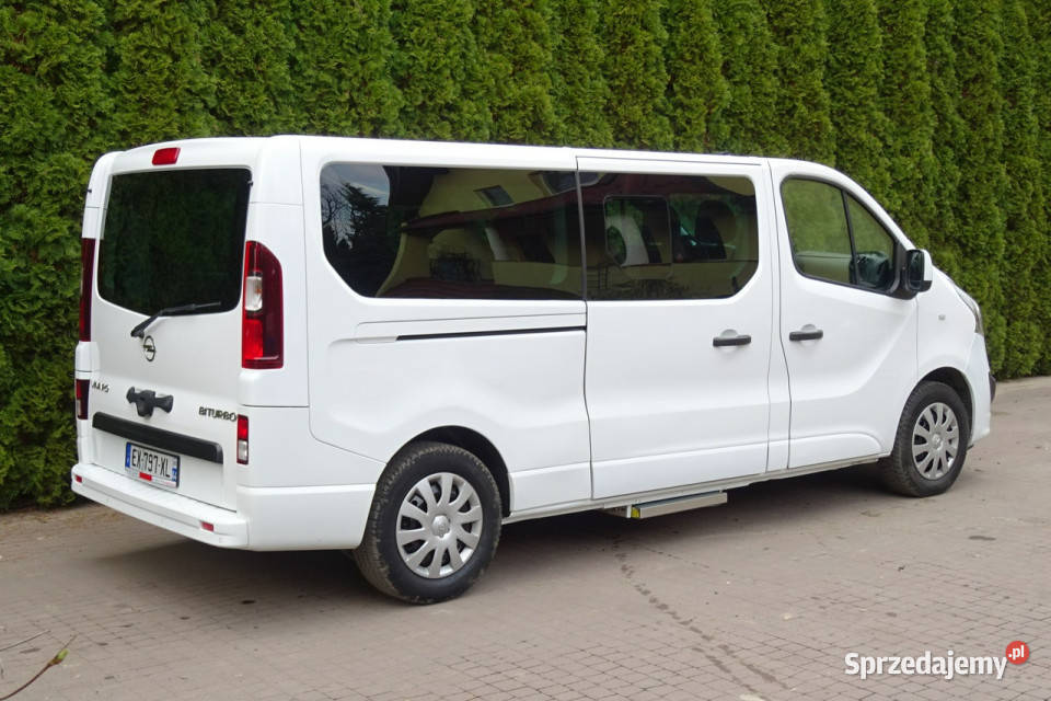 Opel Vivaro Opel Vivaro L2H1 K2900 9 osobowy 1600cm3 Góra Kalwaria