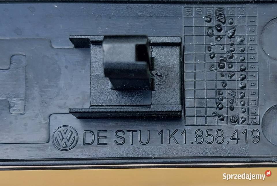 LISTWA DEKOR KONSOLI VW SCIROCCO 1K8858419