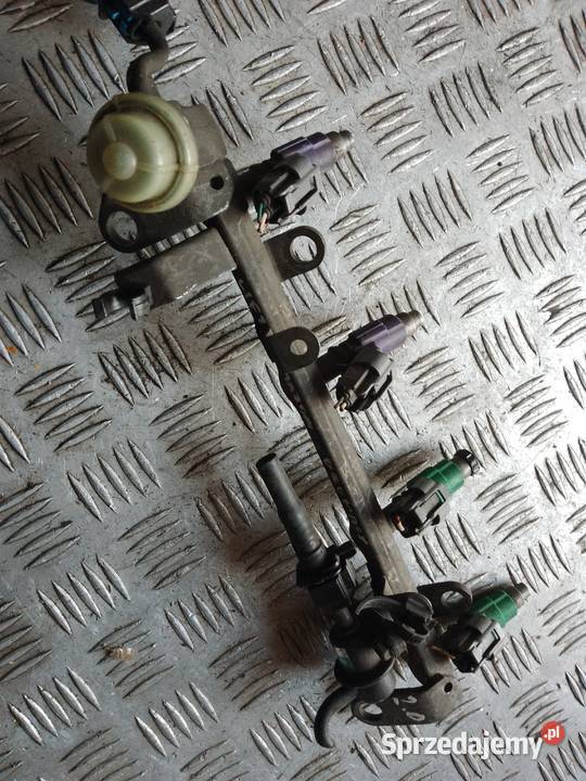 Wtryskiwacz listwa wtryskowa Mazda Premacy 20 B osobowe Niwka