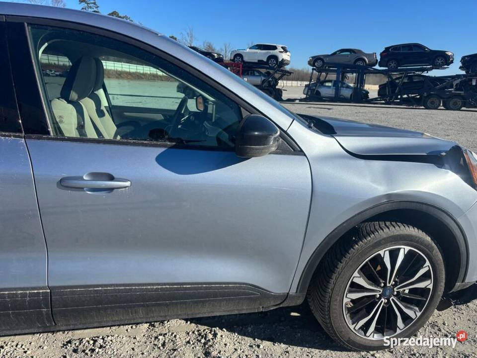 Ford Escape Kuga 2022 15 AWD uszkodzony w drodze 1500cm3 Żórawina