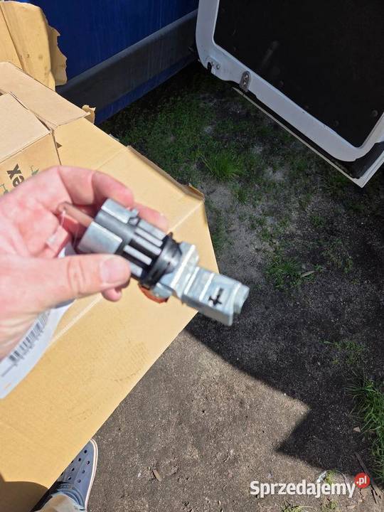 Stacyjka Nissan NV400 7701208408 487002687R