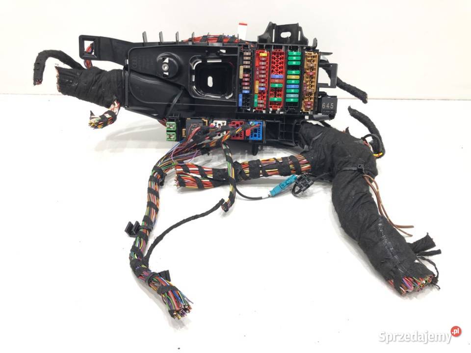 SKRZYNKA BEZPIECZNIKÓW AUDI A6 C8 4K0971845J