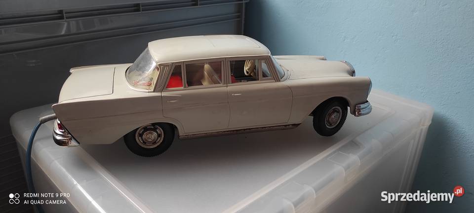 Mercedes 220 SE firmy Gama DDR