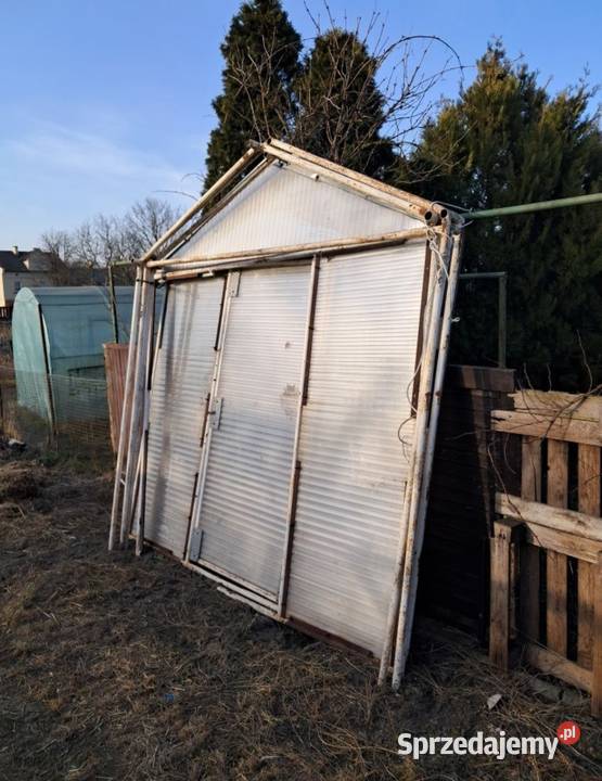 Solidna szklarnia tunel ogrodowy z drzwiami