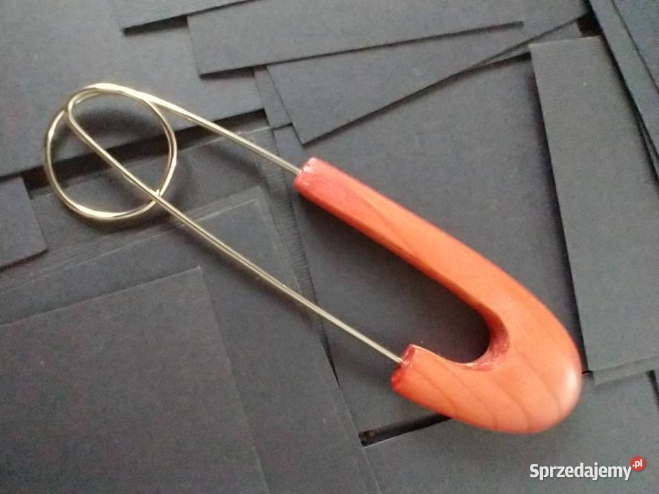 Czerwona nowoczesna agrafka drewno rękodzieło Łódź