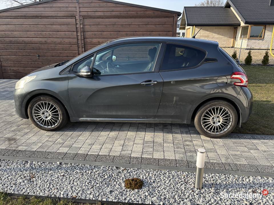 Peugeot 208 16 EHDI Siennica Nadolna