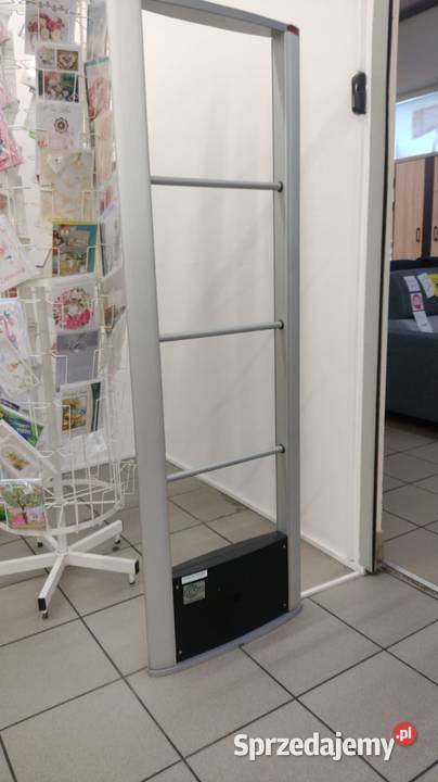 Sklep odzieżowy z całym wyposażeniem ubrania Zawiercie