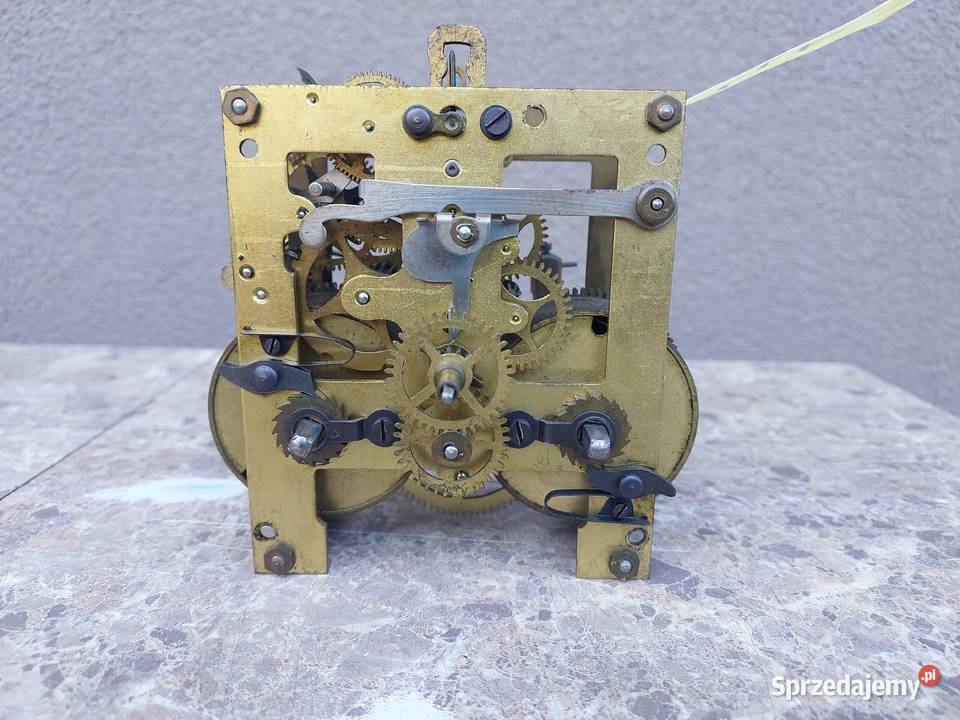 722 Mechanizm starego zegara ściennego Gustav