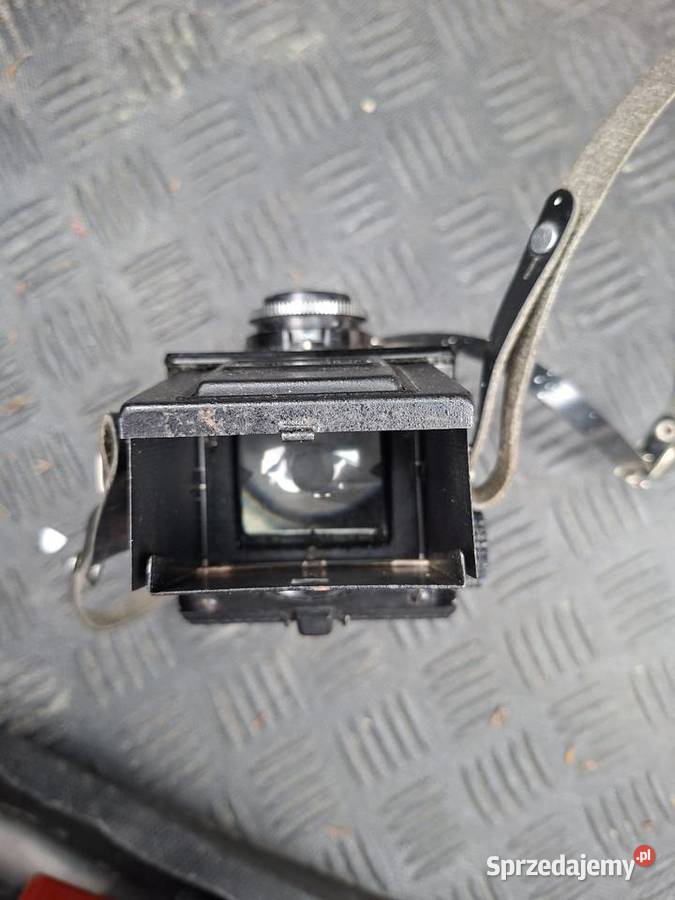 Stary zabytkowy aparat fotograficzny Lubitel