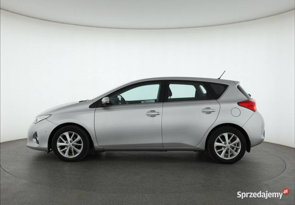Toyota Auris 16 Valvematic srebrny Piaseczno