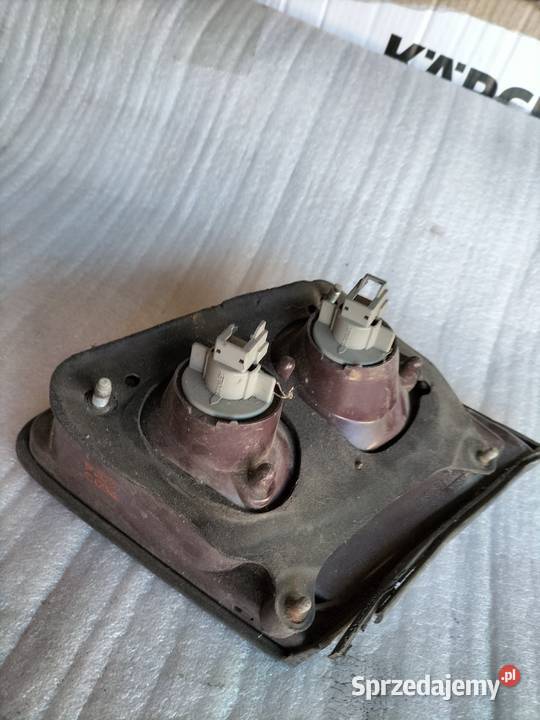 Mitsubishi Galant VII Lampa Klapa tył 0431613 Oświetlenie Kamień-Kolonia