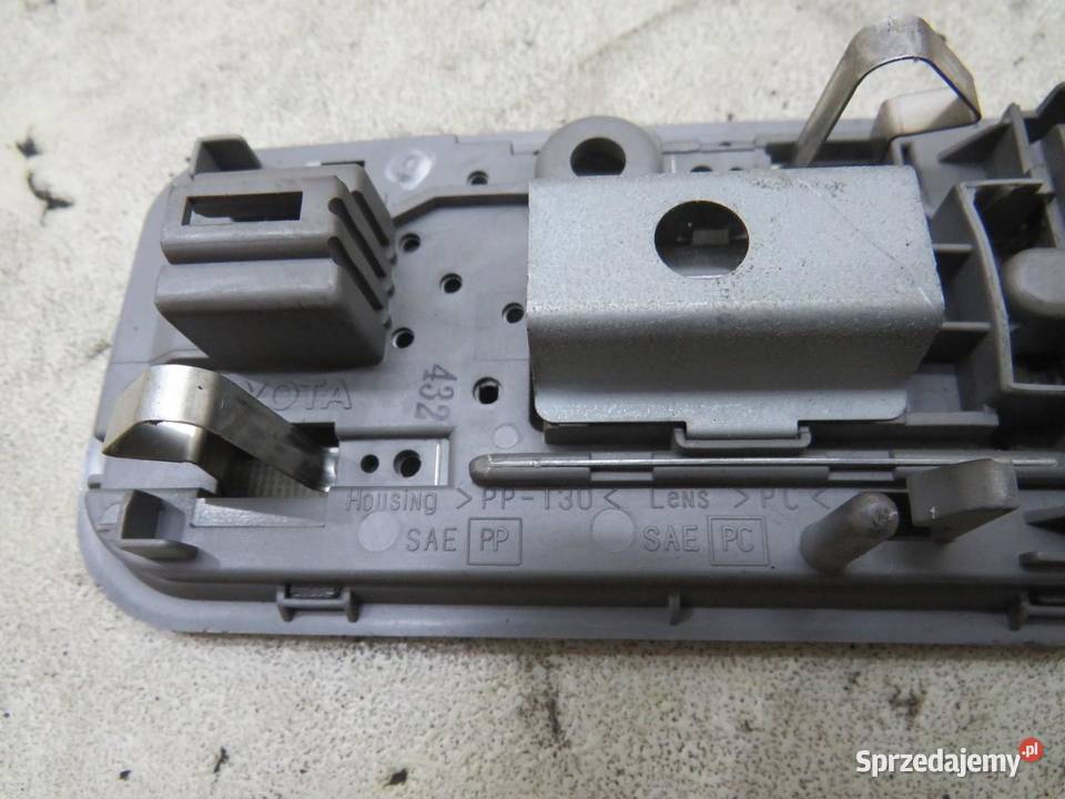 LAMPKA OŚWIETLENIA KABINY LAND CRUISER 120 sprzedam