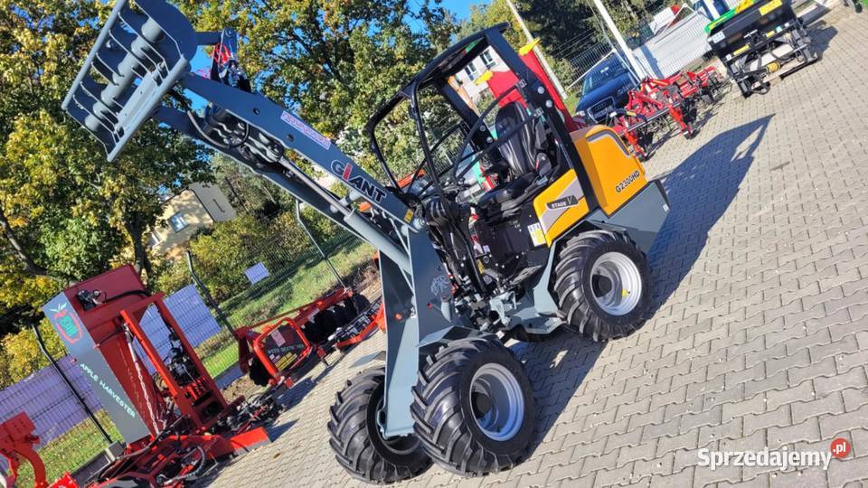 Sprzedam ładowarkę GIANT G 2300 HD Pozostałe Biała Rawska