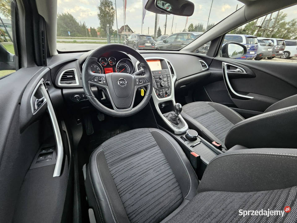 Opel Astra Navi pół skóra niski przebieg grzane wielofunkcyjna kierownica mazowieckie Warszawa sprzedam