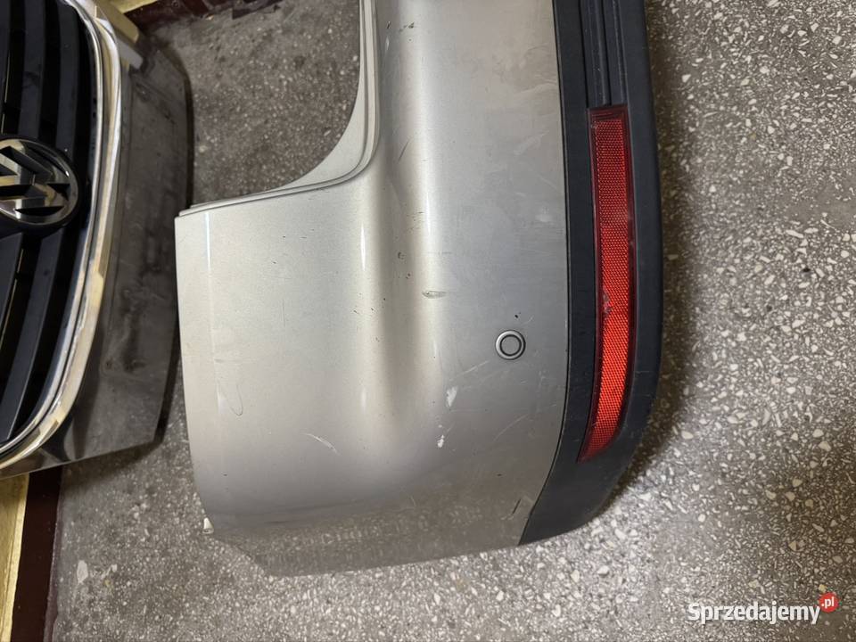 Vw Touran zderzak tył srebrny LA7w czujniki Zabrze sprzedam