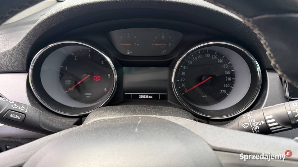 Syndyk sprzeda samochód osobowy Opel Astra III