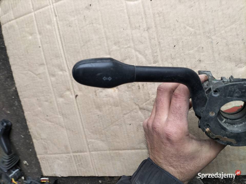 WŁĄCZNIK PRZEŁĄCZNIK KIERUNKOWSKAZÓW POLO 3 osobowe