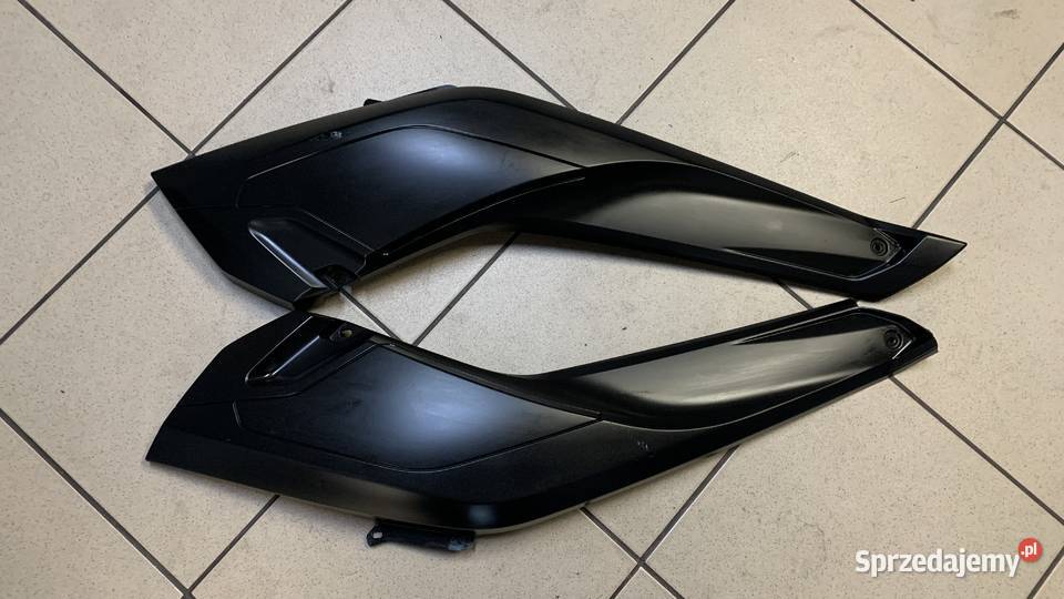 Pług boczek owiewka łyżwa prawa lewa Yamaha X