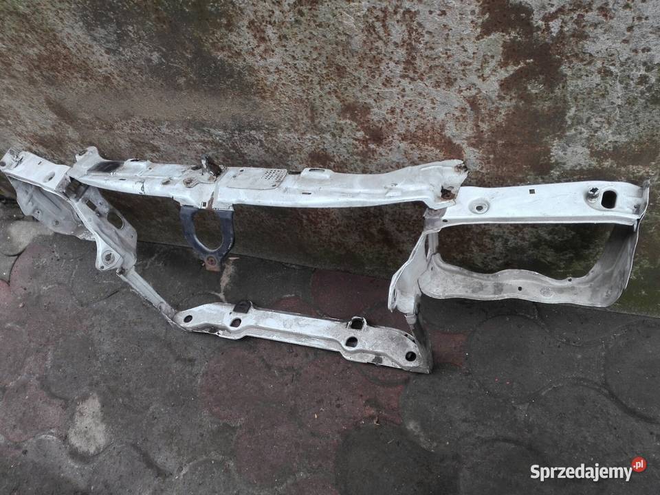 Mercedes W202 Cklasa pas przedni wzmocnienie