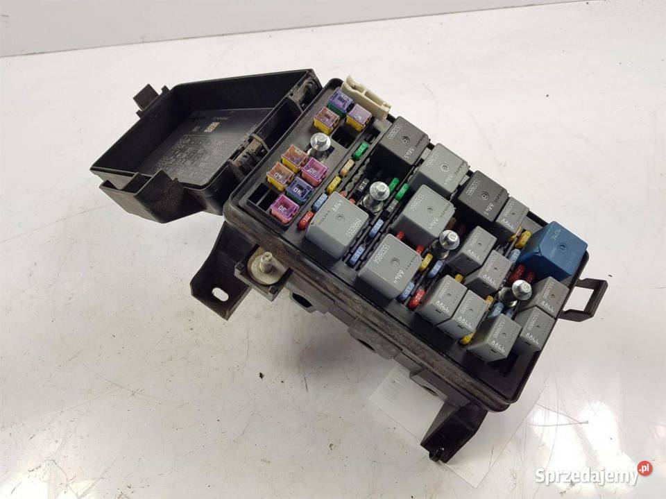 SKRZYNKA BEZPIECZNIKÓW CHEVROLET CORVETTE C6 sprzedam