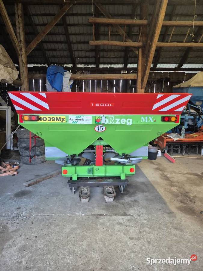 Rozsiewacz nawozów UNIA Brzeg N039 MX 1600L Gręboszów