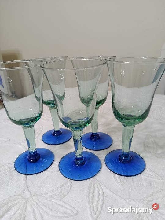 Kieliszki do wina 5 sztuk sprzedam