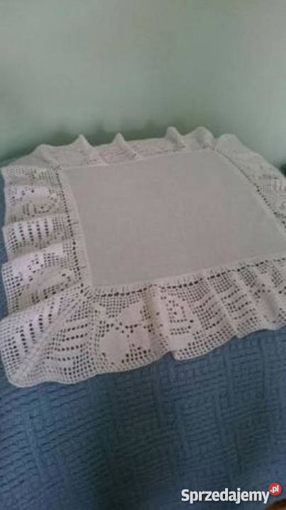 Serweta obrus materiał obrabiany koronką z Rękodzieło dolnośląskie Bolesławiec