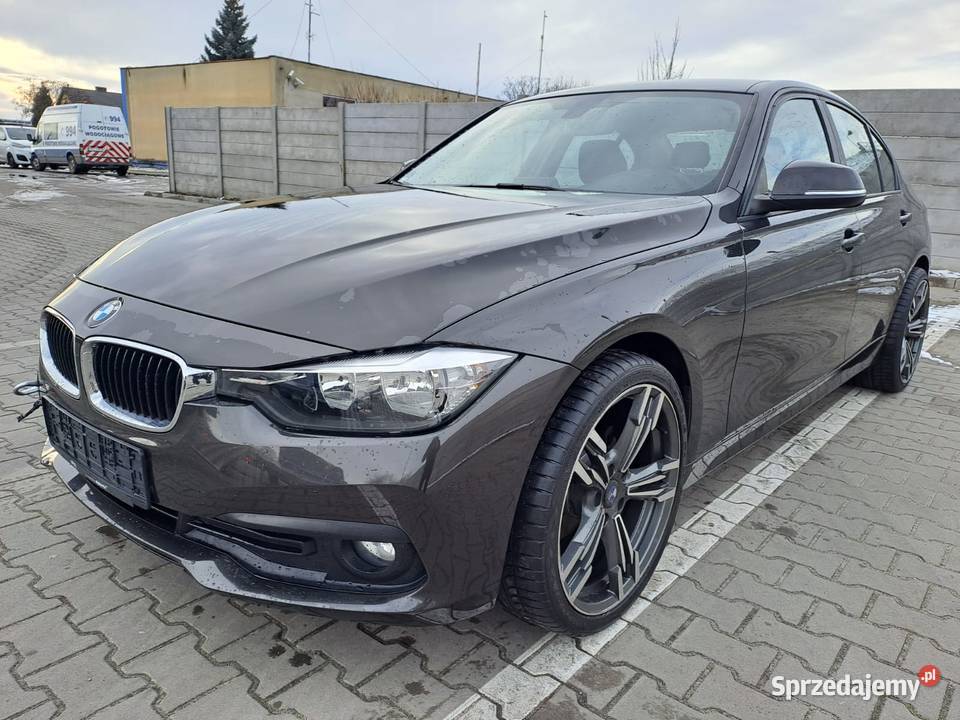 Bmw 318i f30 Lift niski przebieg 112 z Niemiec nieuszkodzony BMW Kajew