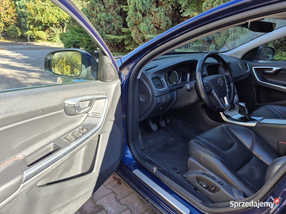 Volvo V60 D3 Ocean Race Rok produkcji 2016 Ostrowiec Świętokrzyski