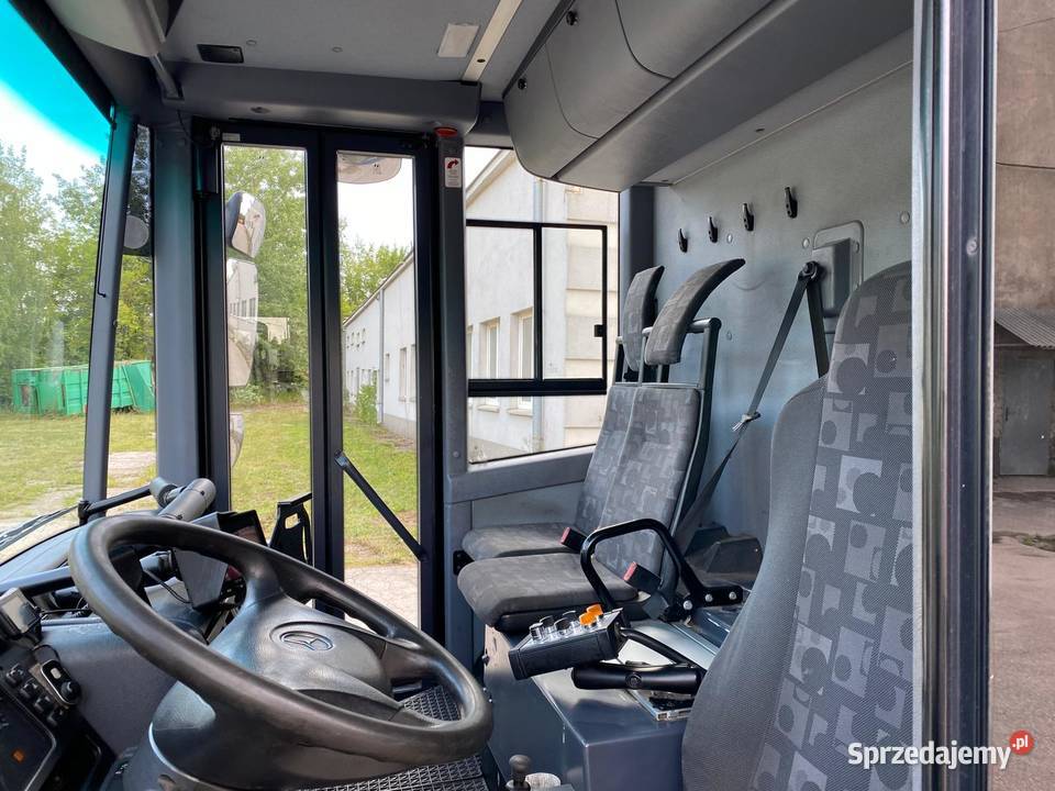 Mercedes Econic śmieciarka trzyosiowa NTM 21 m3 granatowy świętokrzyskie Nowiny