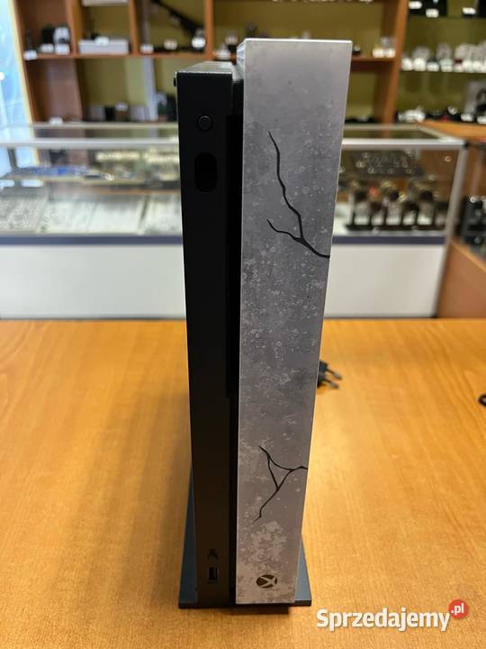 Xbox One X 1 TBedycja limitowana Gears of War Konsole i automaty Elbląg
