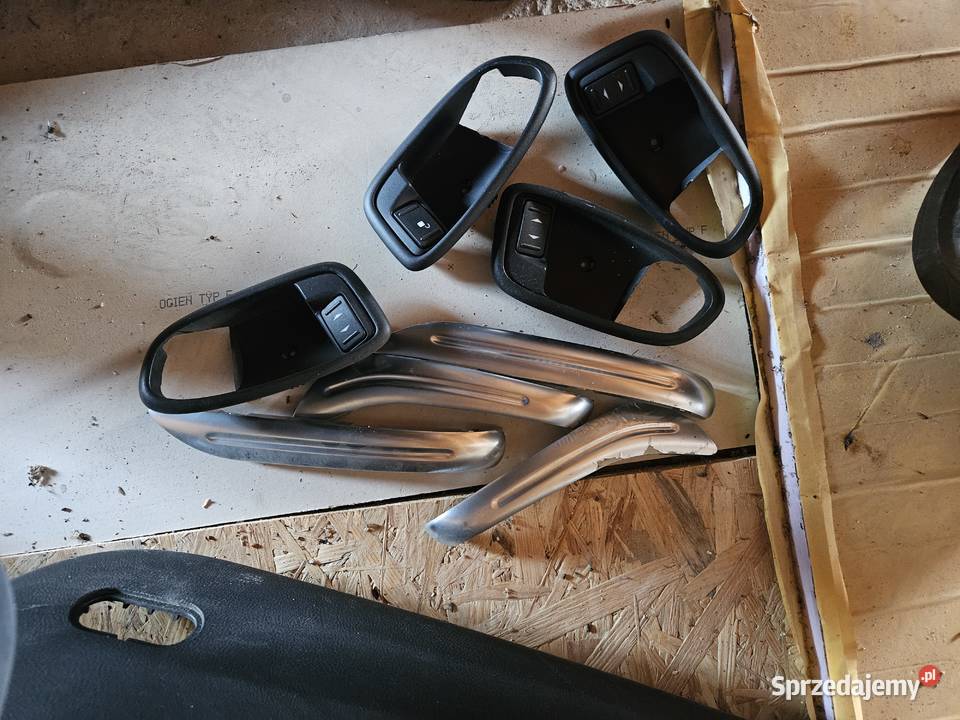 Boczki tapicerka drzwi Ford smax mk1 lift Tapicerki samochodowe sprzedam