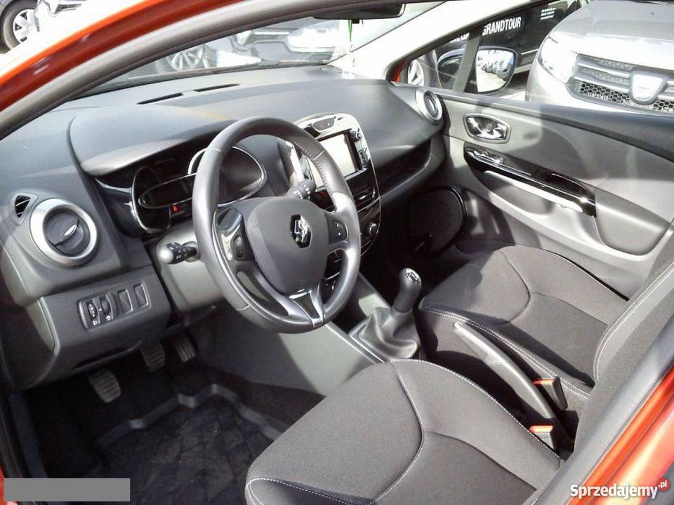 Renault Clio czerwony Hatchback