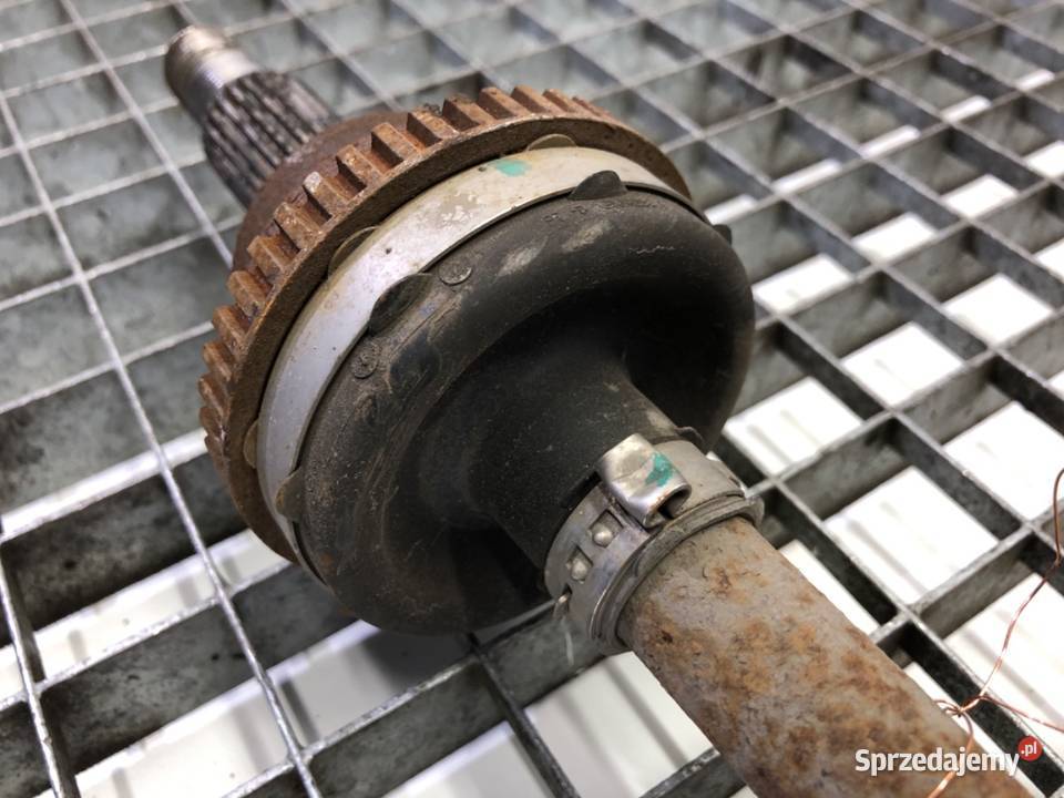 PÓŁOŚ PRAWY TYŁ DACIA DUSTER 396005911R 15 116 osobowe podkarpackie