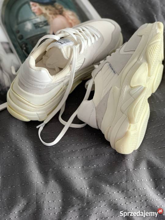 Balenciaga Triple S Sneakers of Beth Bartram on the