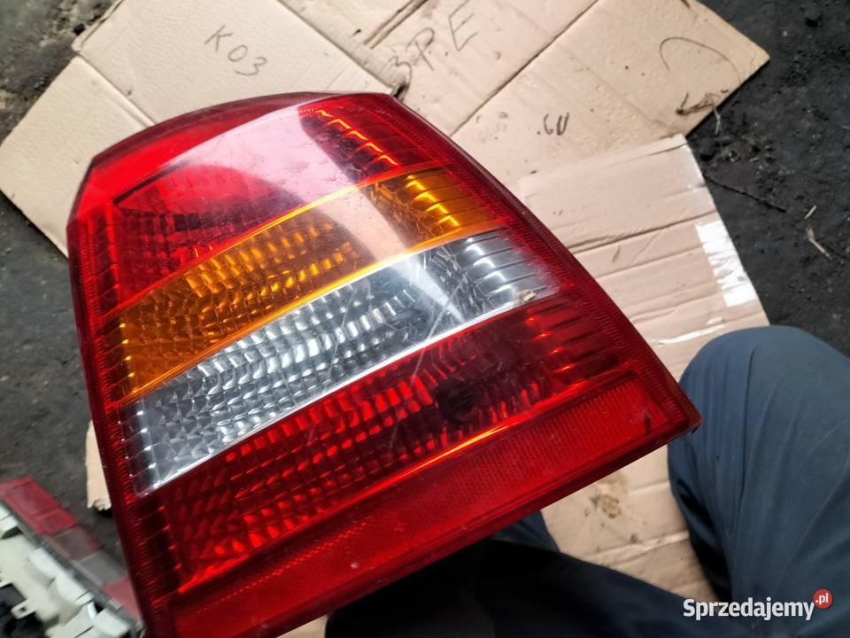 LAMPA TYŁ TYLNA PRAWA ASTRA 2 G 2 Oświetlenie