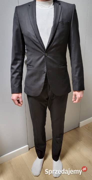 Klasyczny czarny garnitur marki Selected Homme Warszawa