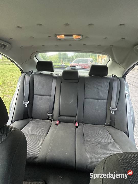 Toyota avensis t25 20D światła przeciwmgielne Radom