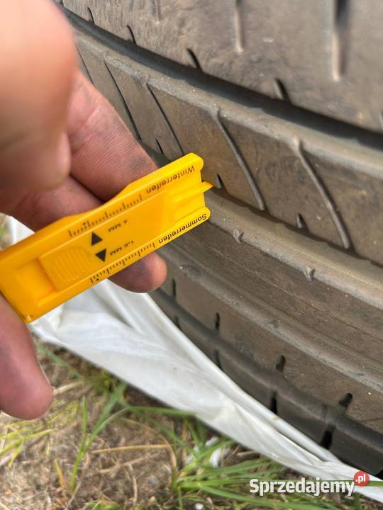 Oryginalne felgi aluminiowe Toyota 17 opony Samochodowe pomorskie Bobowo sprzedam
