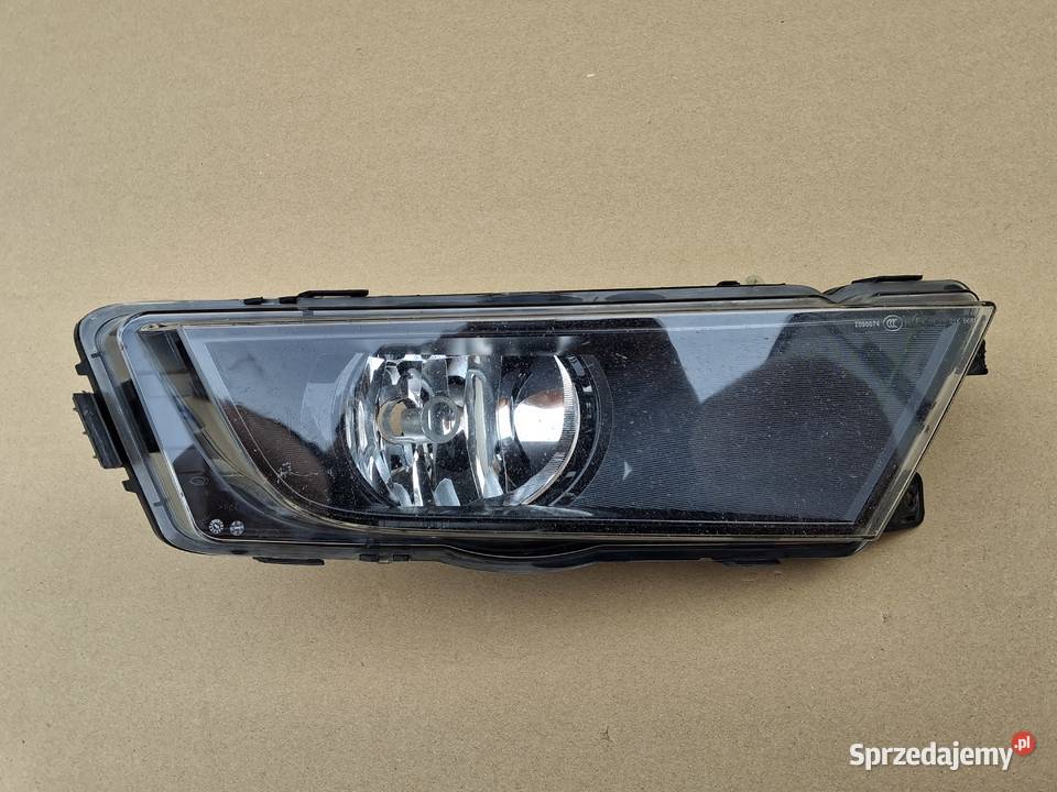 SKODA OCTAVIA 3 III LAMPA PRZECIWMGIELNA PRAWA osobowe lubuskie Bieleń