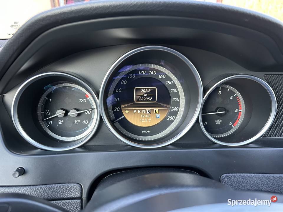 Mercedes w 204 kombi 21 Cdi 2143cm3 Praszczyki