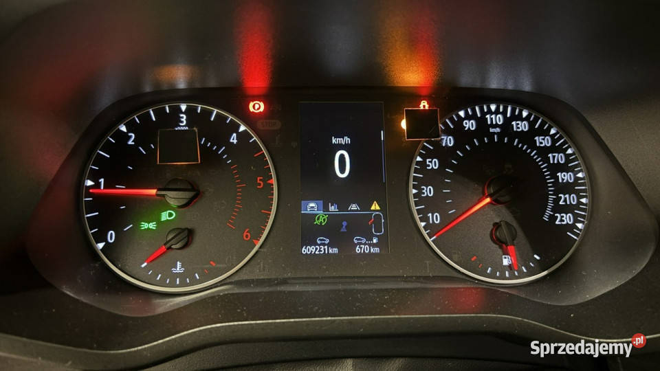 Renault Trafic Combi 20 dCi E6d 31t L2 Equilibre światła do jazdy dziennej Grójec